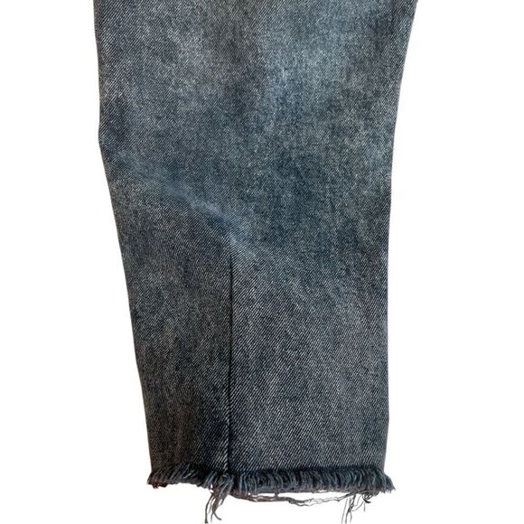 SIXXTA Acid Wash Balloon/ Baggy with raw hem and tapers leg Jean Size 28 - Picture 3 of 4